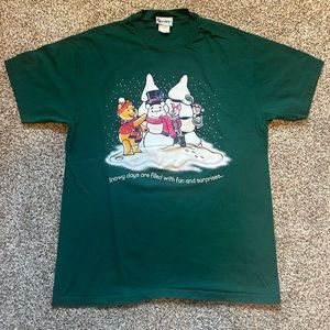 Vintage Disney World Holiday Graphic Tee T-Shirt